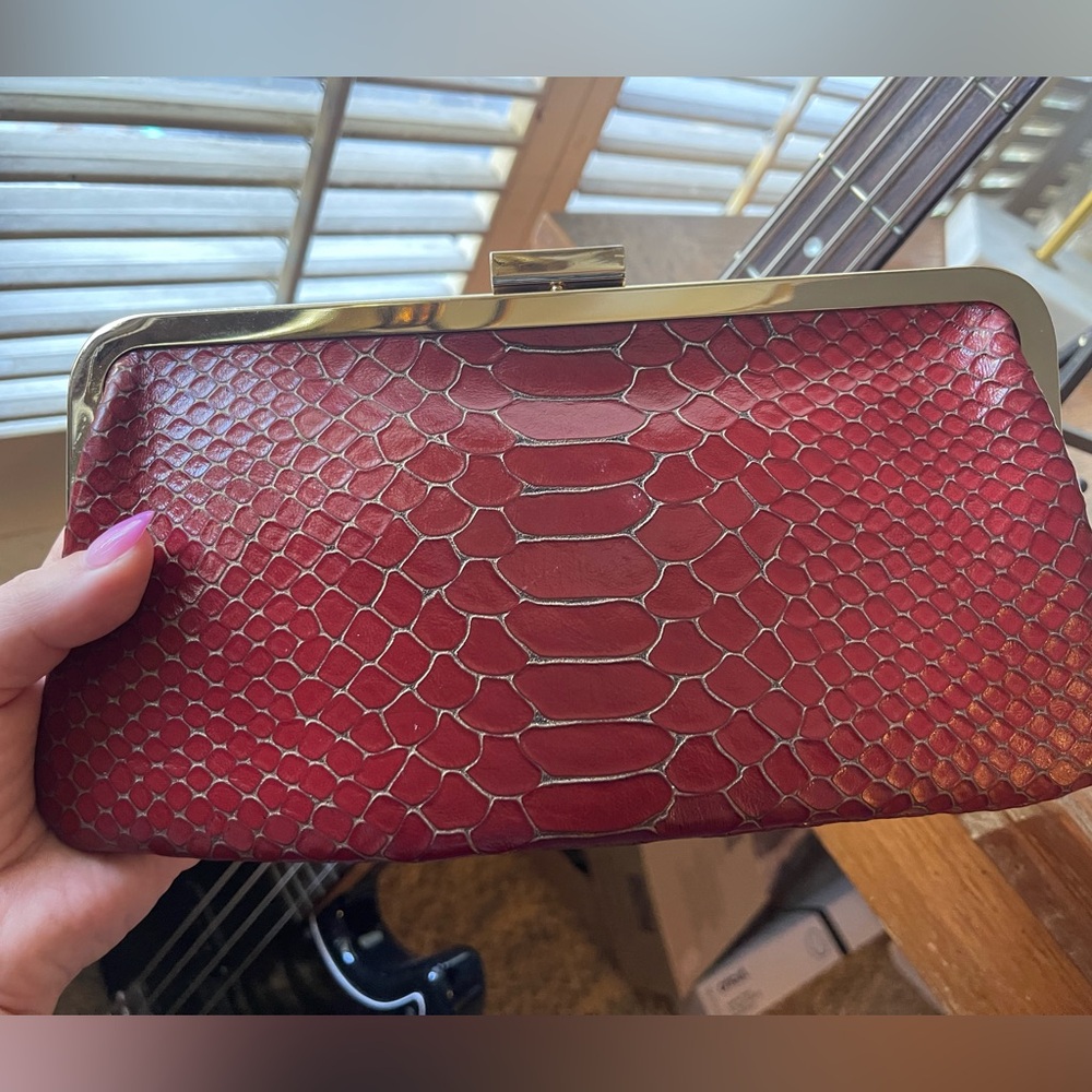 Gorgeous Hobo International Snakeskin Clutcb - Picture 3 of 7